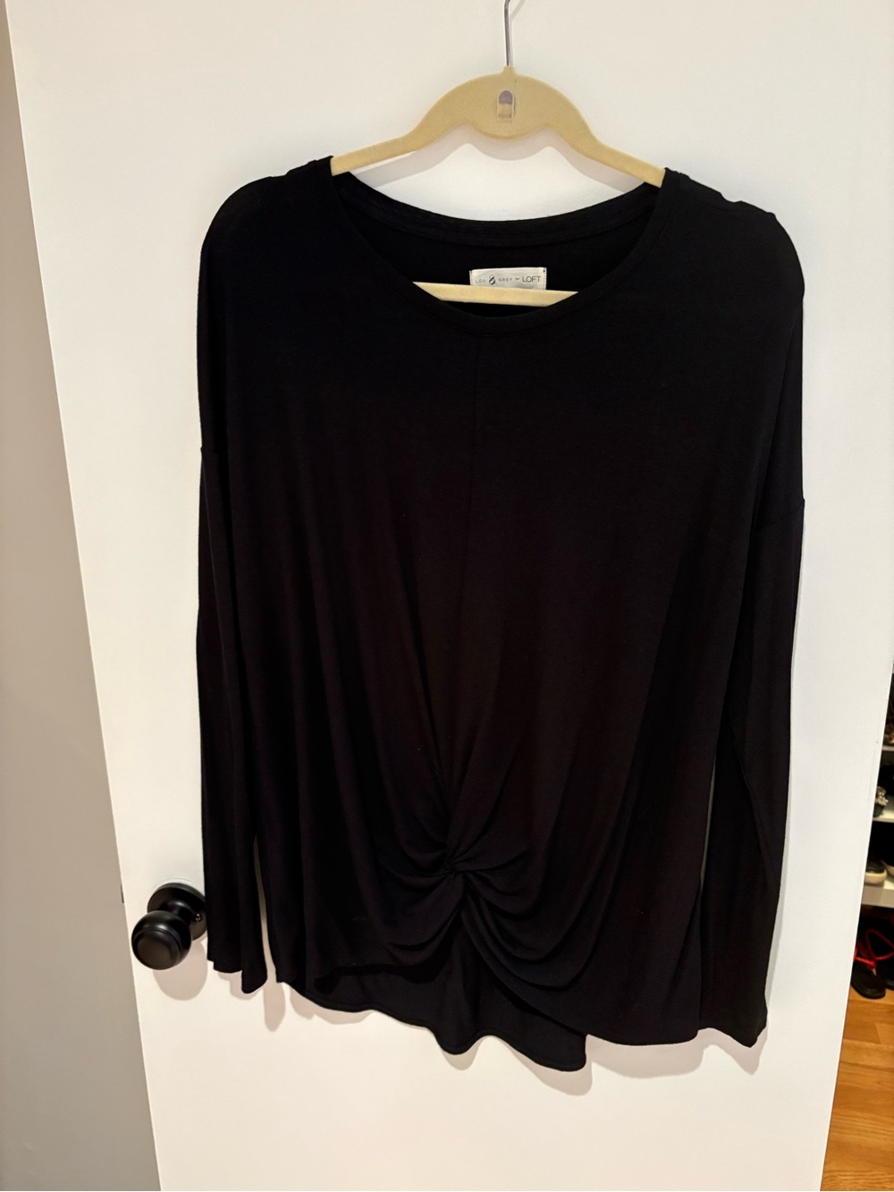 Lou & Grey for LOFT Black Long-Sleeve Twist Hem Knit Top